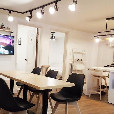 Hongdae Mainstreet Two Room House Сеул Екстер'єр фото