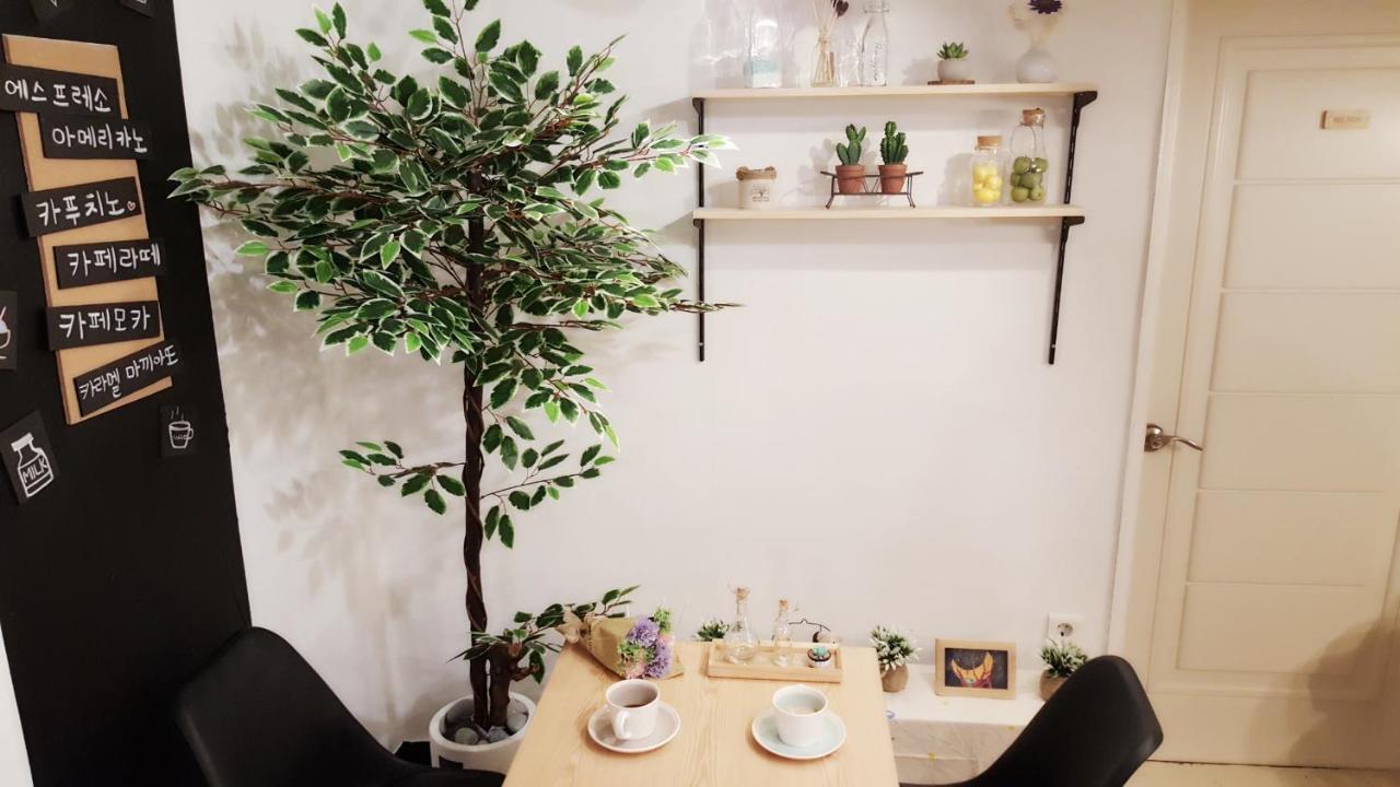 Hongdae Mainstreet Two Room House Сеул Екстер'єр фото