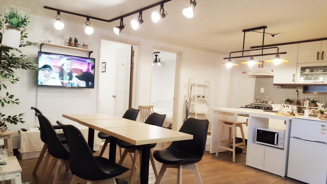 Hongdae Mainstreet Two Room House Сеул Екстер'єр фото