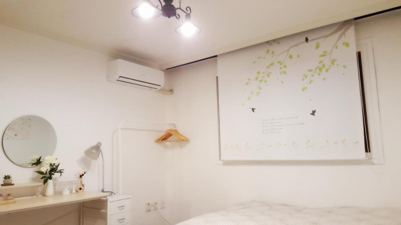 Hongdae Mainstreet Two Room House Сеул Екстер'єр фото